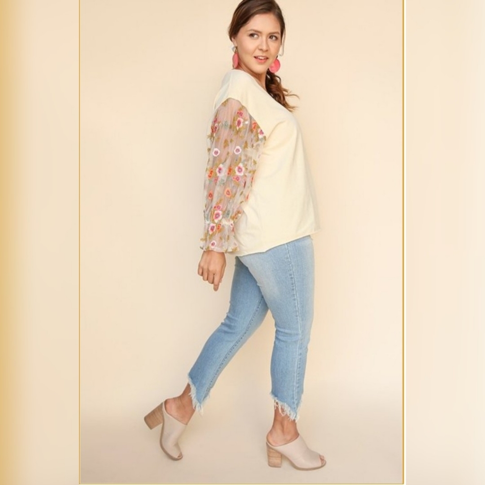Floral embroidered sheer sleeve top - Picture 4 of 4